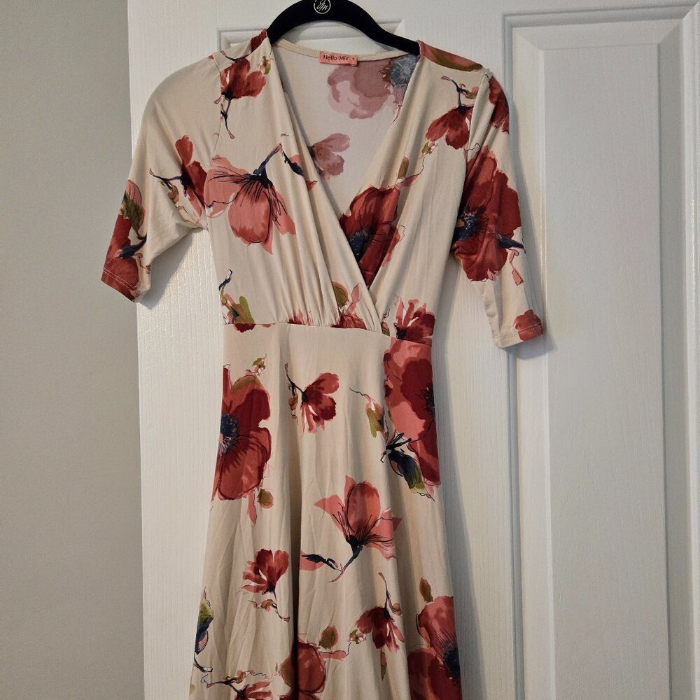 Womens Maternity Size Small Hello Miz Cream Floral dress